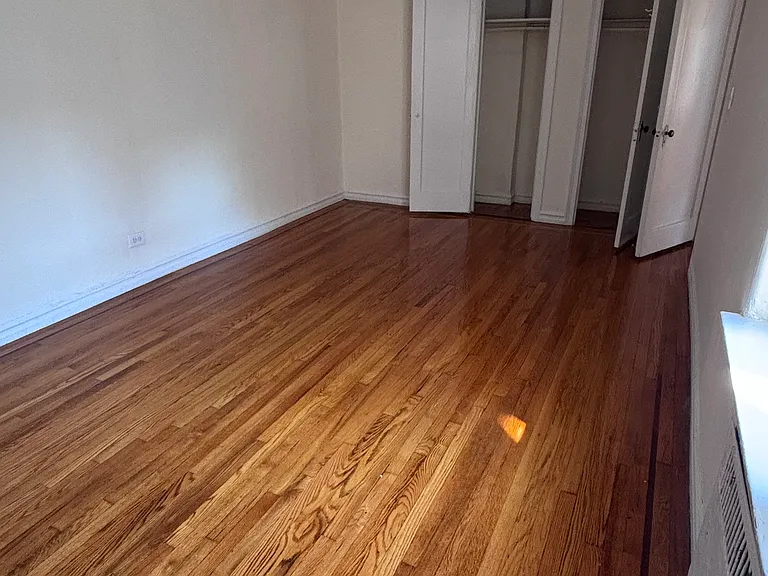 11420 Queens Blvd #5 — Photo 5