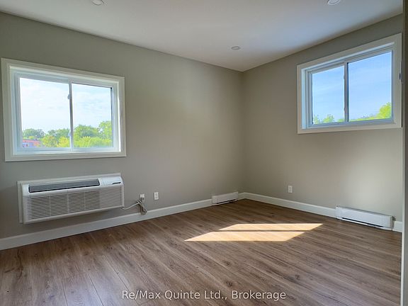 5th image of 330 Victoria St N #4