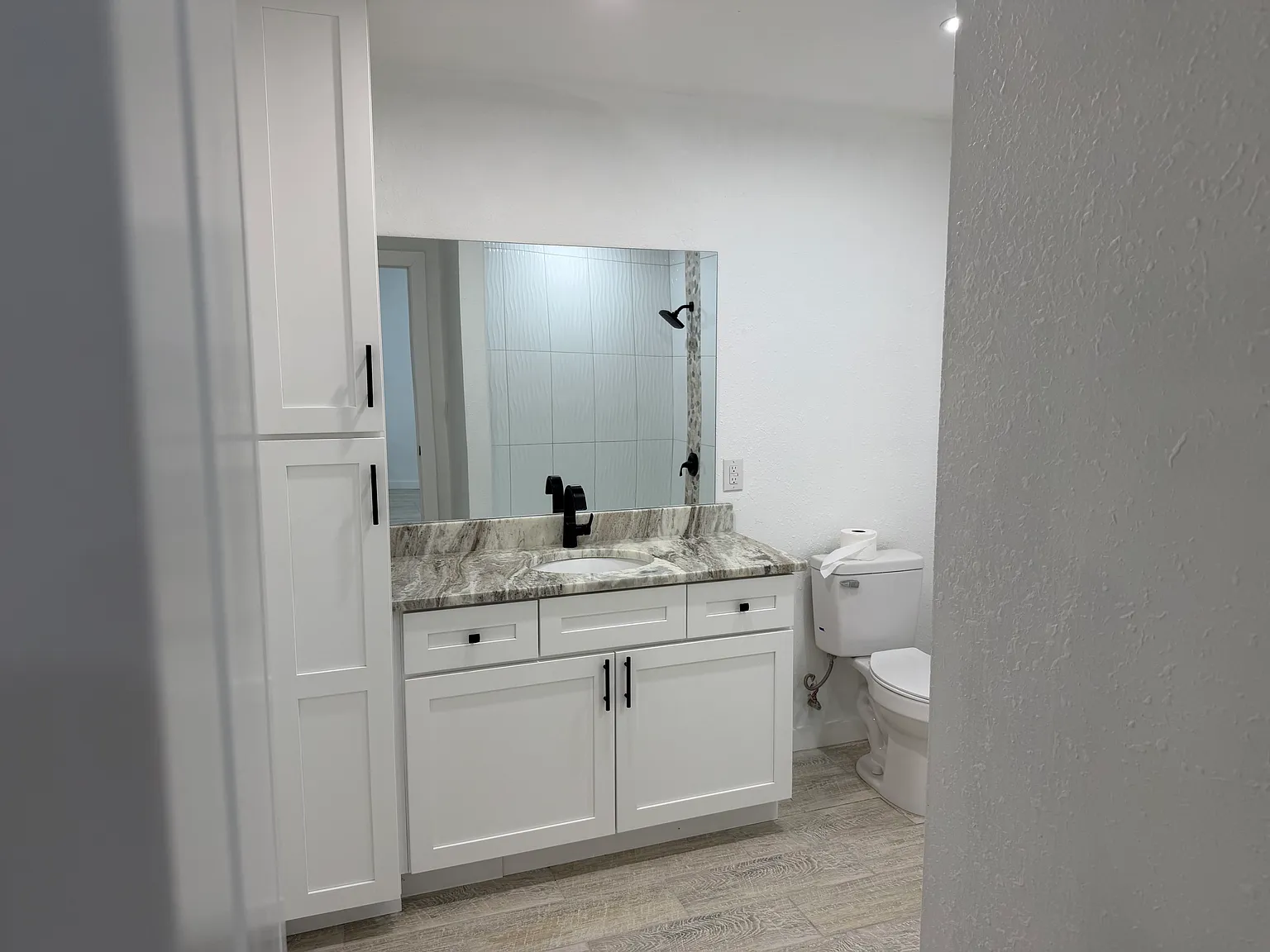 2 bed, 975 sqft, $1,550 — Photo 2