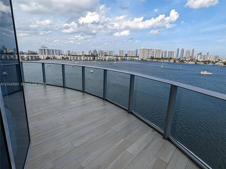 17111 E Biscayne Blvd #1011 — Photo 16