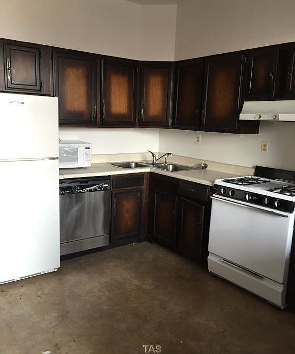1st image of 711 W Diversey Pkwy APT 3R
