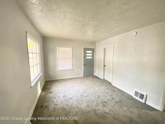 5th image of 1218 Park View Ave