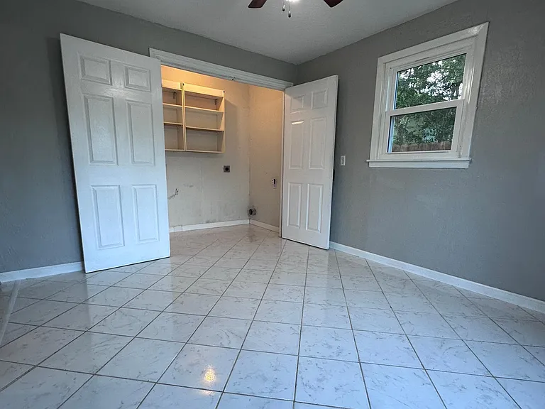 2137 S Fairfield St — Photo 10