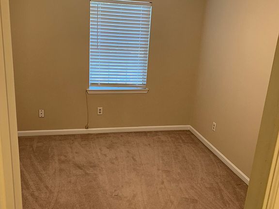 3rd image of 105 Cherry Tree Ct