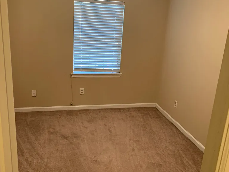 105 Cherry Tree Ct — Photo 3