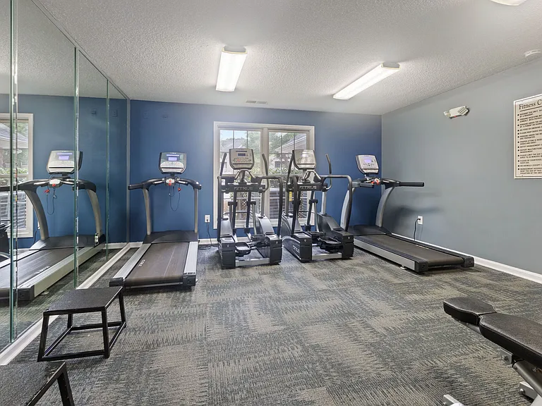Hollis 7601 — Photo 24