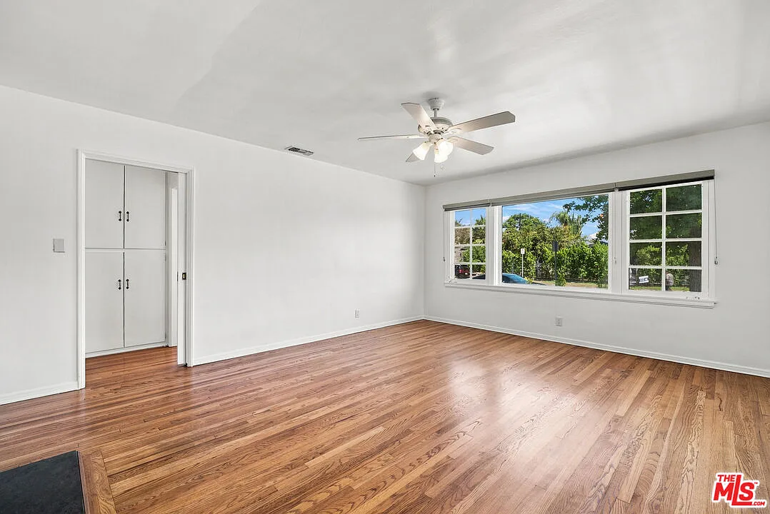 3 bed, 2.5 bath, 1760 sqft, $5,995 — Photo 3