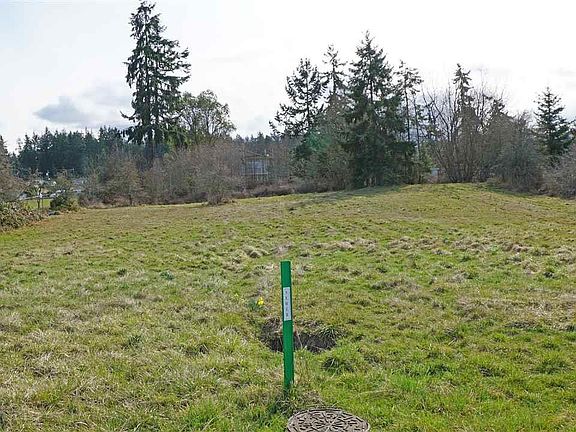 4th image of 532 E Lauridsen Blvd