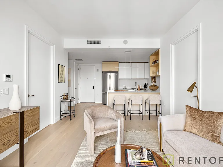 554 W 46th St #342 — Photo 7