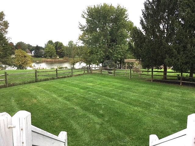 2nd image of 562 Lake Knoll Ct