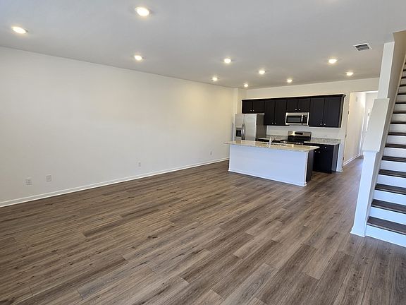 5th image of 217 Kenoot Dr #1