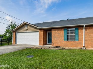 8015 Fenton Way, Powell, TN 37849