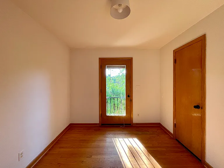 302 N Meadow Ln — Photo 18