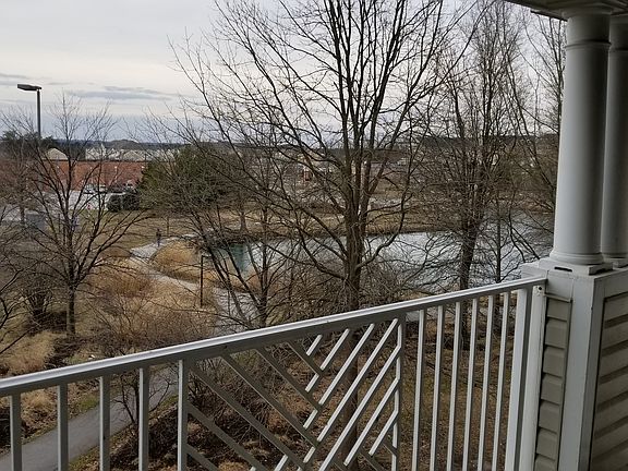 4th image of 2454 Apple Blossom Ln APT 302
