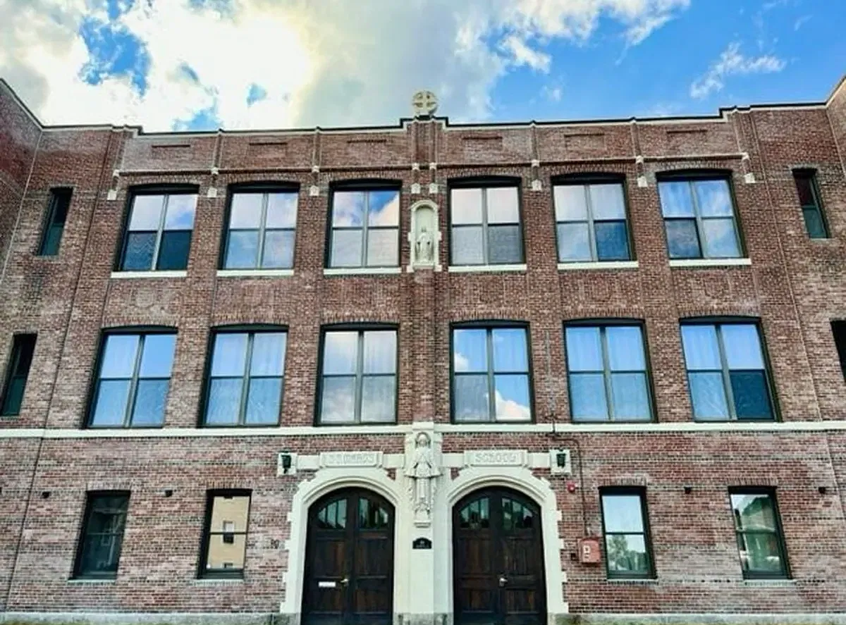 2 bed, 1000 sqft, $2,350 — Photo 4