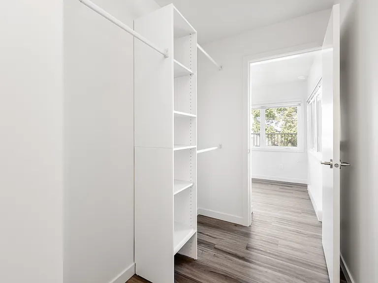 1300 Yates St — Photo 31