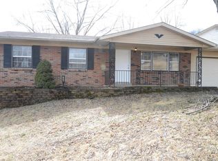 5704 Glen Dr, High Ridge, MO 63049