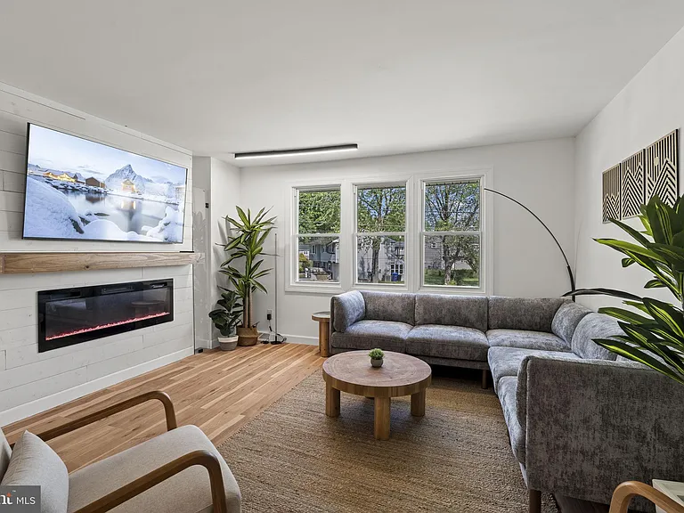 901 Russo Dr — Photo 7