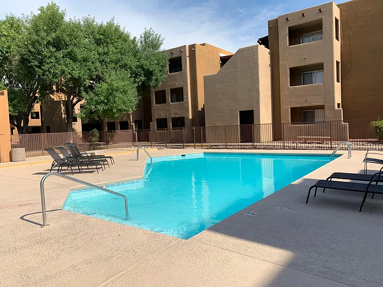 1810 E Blacklidge Dr #718 — Photo 32
