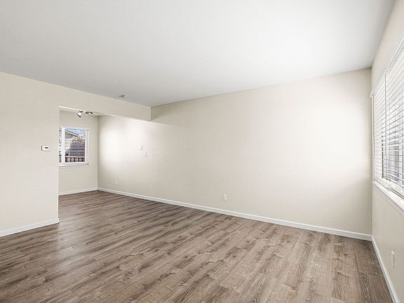 4th image of 929C 35th Ave #0