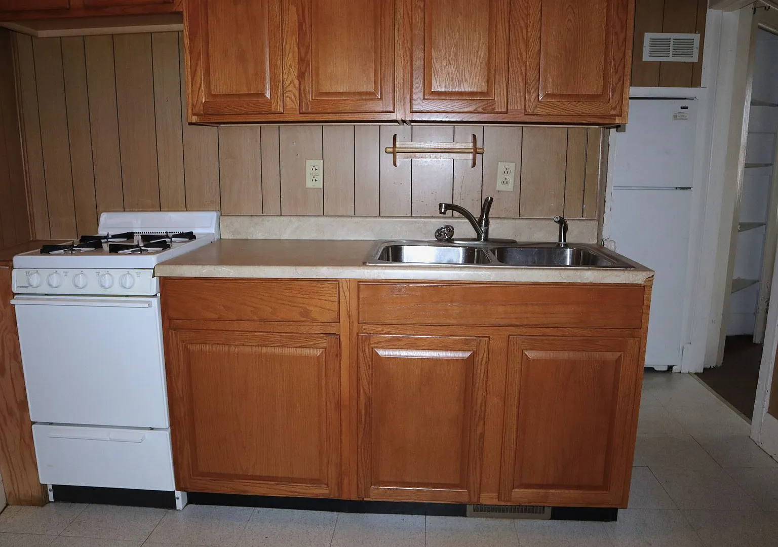 822 Grant St — Photo 4