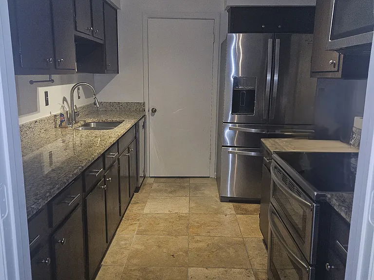 2722 Farmstead Rd SE — Photo 3