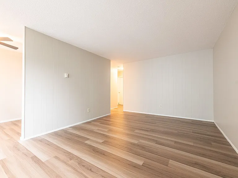 2527 NW Savier St — Photo 8