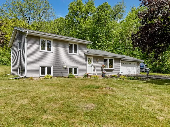 W278S8705 Lookout LANE, Mukwonago, WI 53149