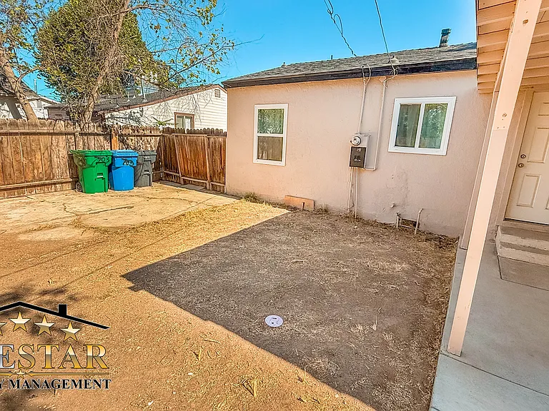 703 Woodrow Ave — Photo 18