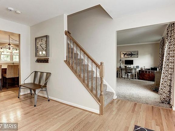 3rd image of 12 Langley Oaks Ct