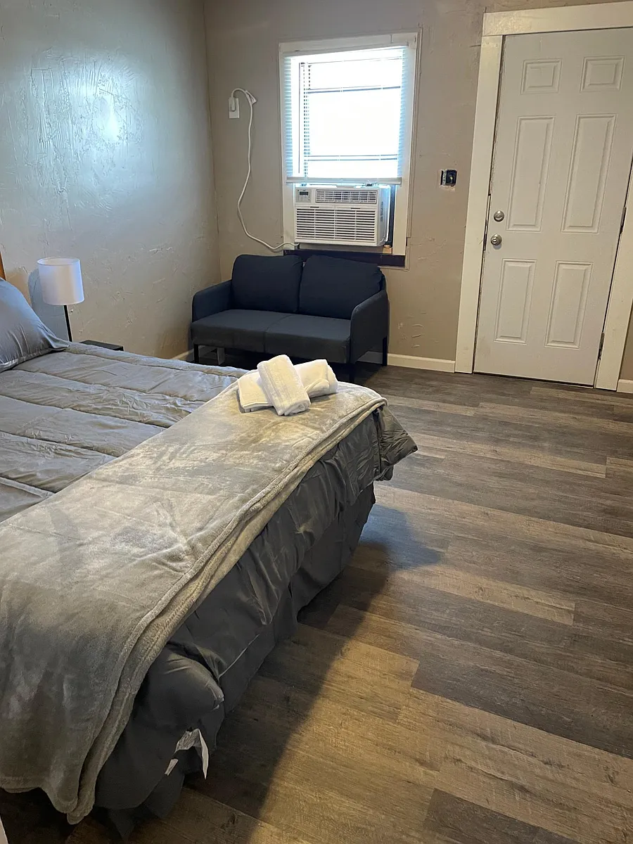 Building Photo - 316 E Flaming Gorge Way #219
