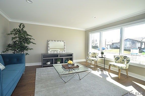 3rd image of 58 Florence Dr