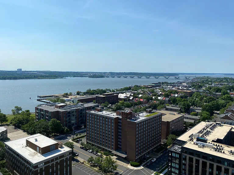 400 Madison St #403 — Photo 27