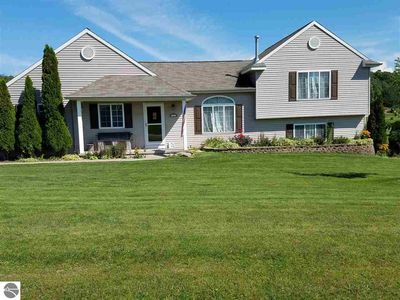 6495 Timberview Dr, Traverse City, MI, 49685