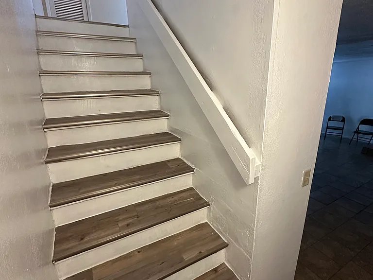 Upstairs to bedrooms
