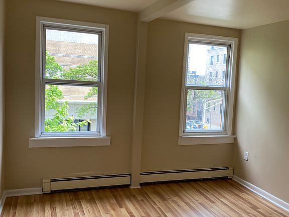 3rd image of 307 Grove St #1