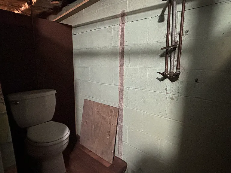 85 Patten Dr #1 — Photo 39
