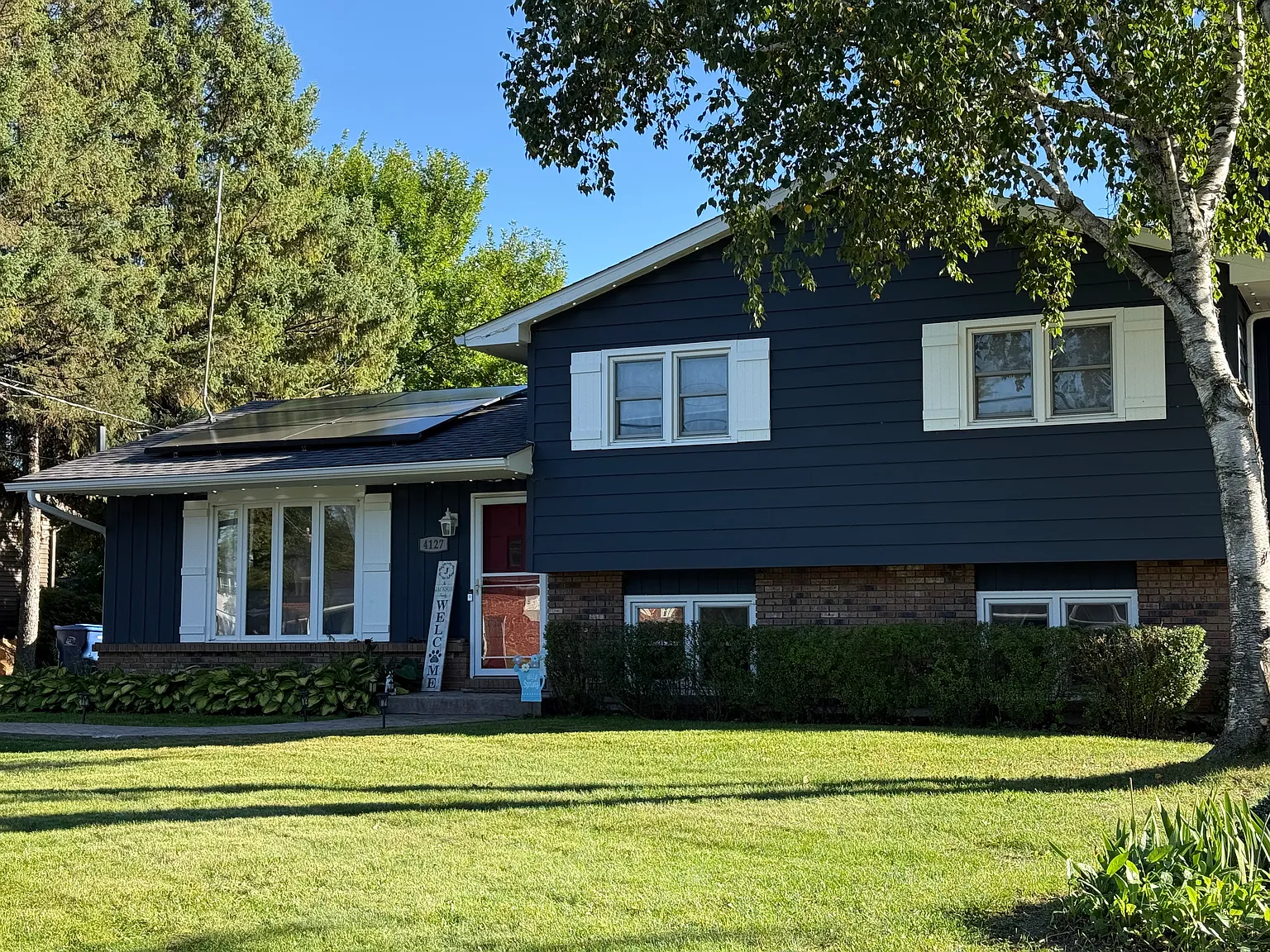 4 bed, 1.5 bath, 2348 sqft, $3,750 — Photo 2