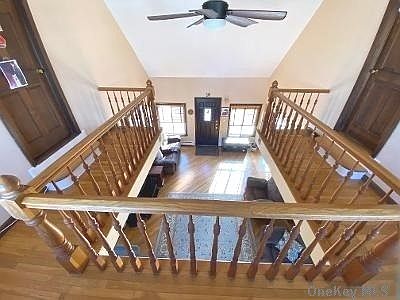 4th image of 42 Evans Ave