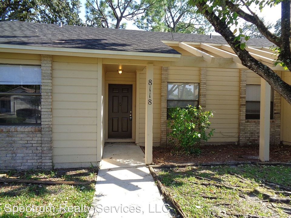 1st image of 8118 Sable Woods Dr N