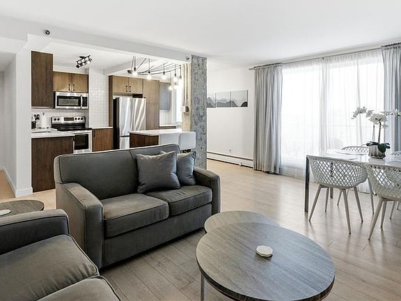 2nd image of UNIT 1604-320 5th AVENUE