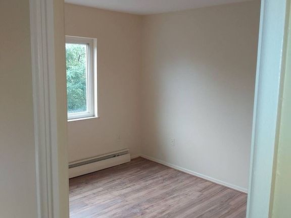 4th image of 1637 Glen Parker Ave APT 13