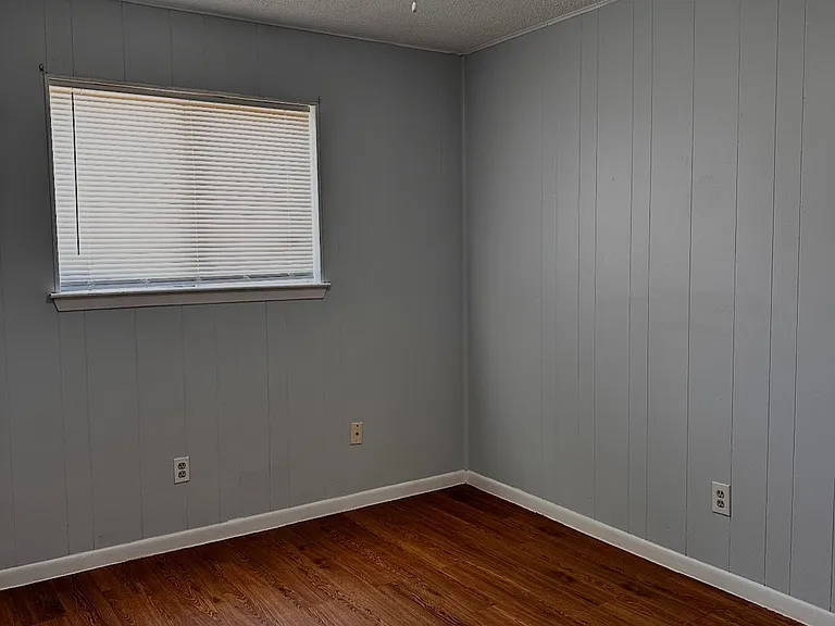 1507 Bundrant Dr — Photo 2