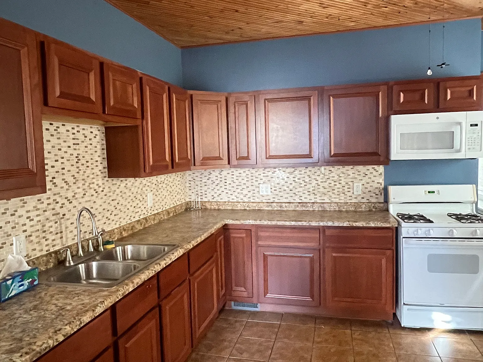 S 28th St, Milwaukee — Photo 4