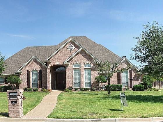 1st image of 1021 Briar Glen Cir