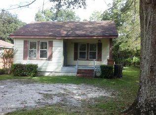 68 9th Ave, Chickasaw, AL 36611