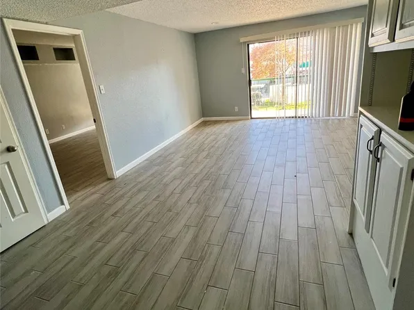 2830 S Bartell Dr APT 210, Houston, TX 77054