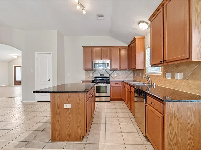 2507 Cypress Springs Ct — Photo 17