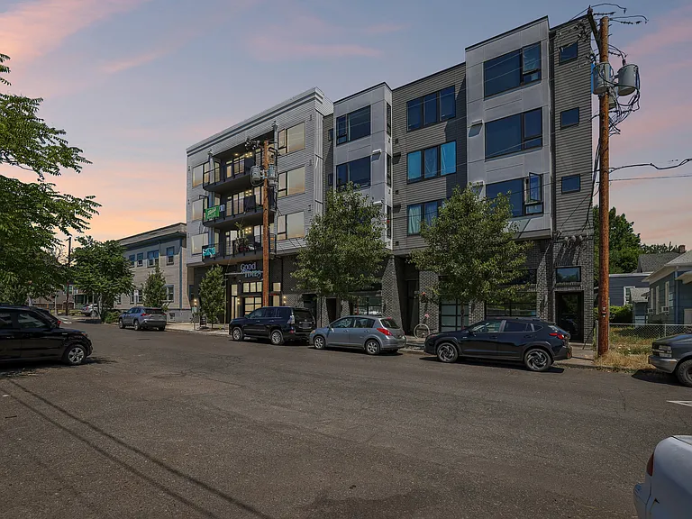 Wheelhouse Lofts 2 — Photo 85
