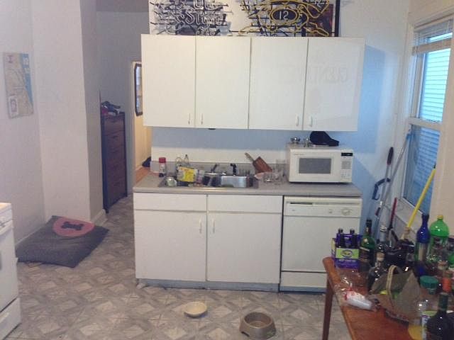 1st image of 2422 N Greenview Ave #2